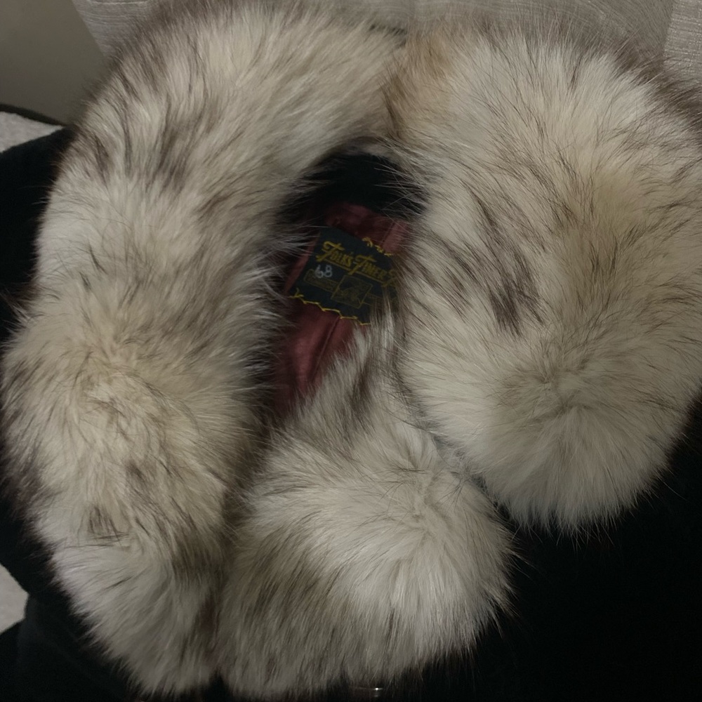 Fox Fur Coat - Picture 2 of 5